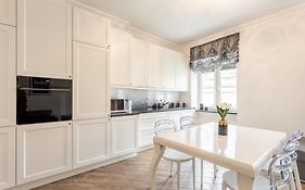 Central Warsaw Apartment - Great Location-Old Town - Podwale